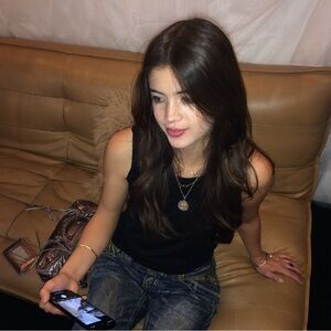 Meet your Posher, Mia